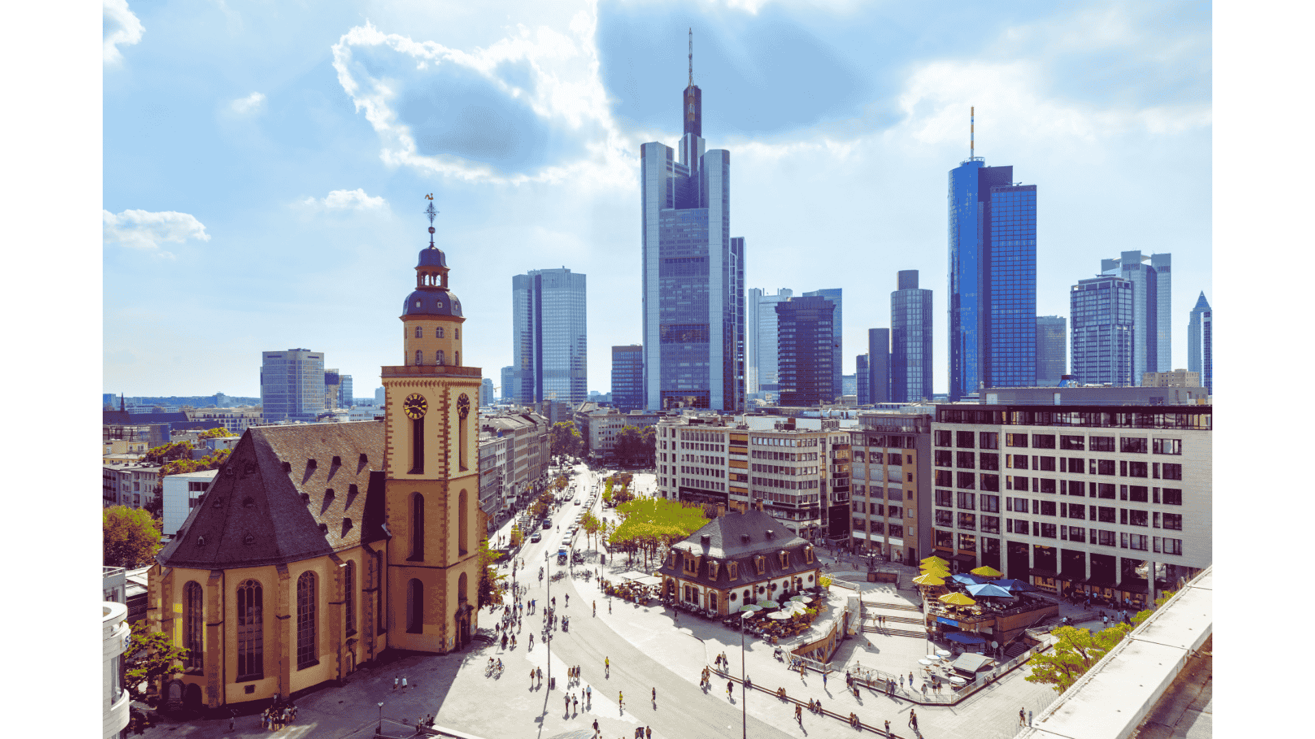 „Skyline von Frankfurt am Main als Standort eines externen Datenschutzbeauftragten für DSGVO-konforme Unternehmenslösungen“