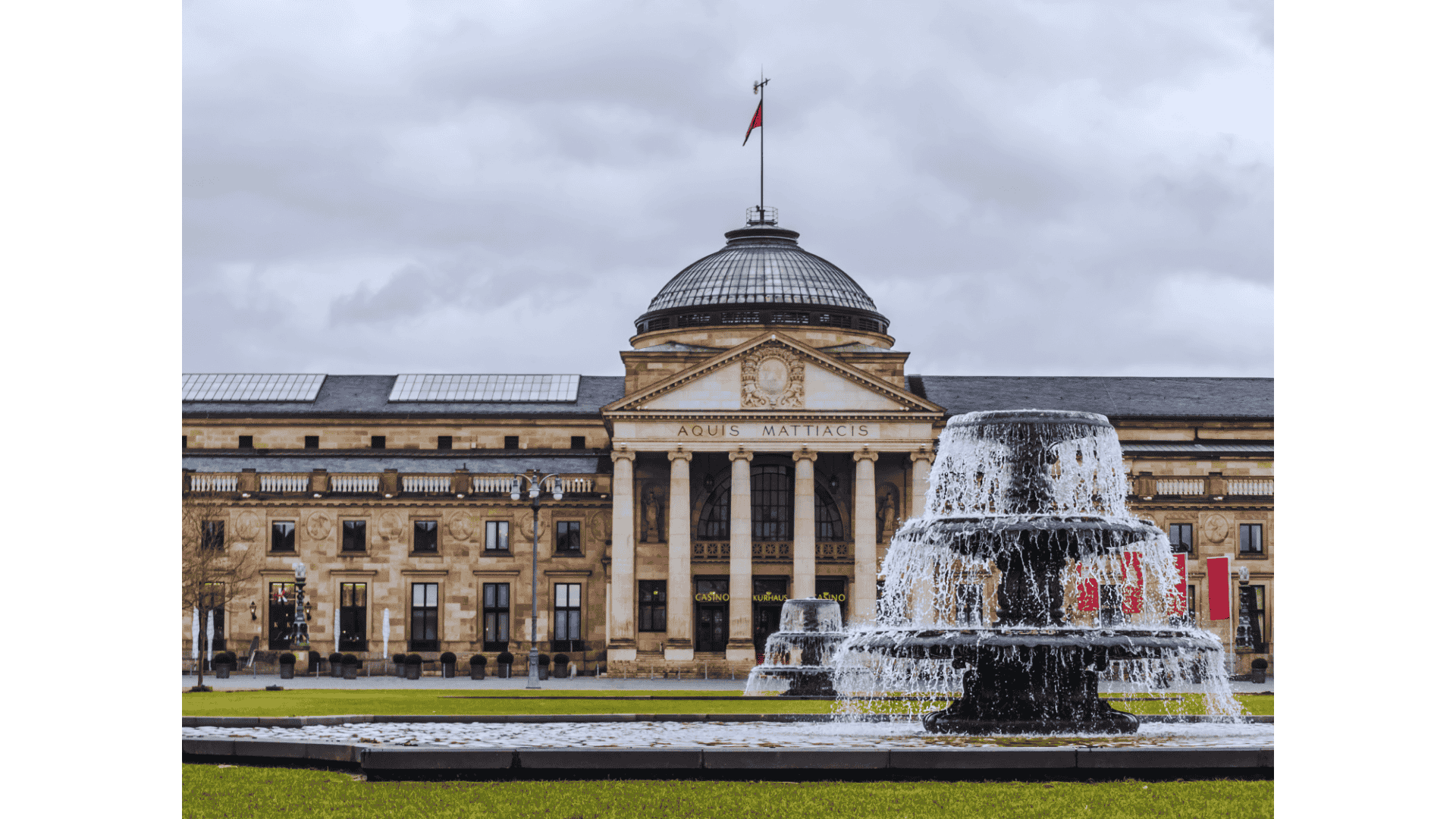 Kurhaus Wiesbaden als Symbol für externen Datenschutzbeauftragten in Wiesbaden